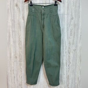 Vintage High Waisted Sage Green Pleated Relaxed Tapered Leg Pants 11/12